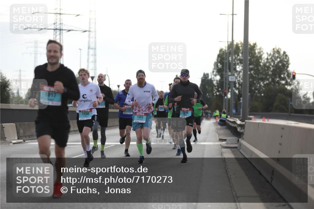 03.10.2024 - Köhlbrandbrückenlauf Fuchs,  Jonas http://msf.ph/oto/7170273 03.10.2024 09:11:47 Position 3 1017, 1158, 155, 1423, 1316 meine-sportfotos.de