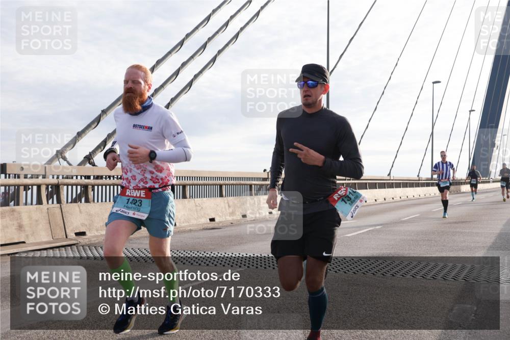 03.10.2024 - Köhlbrandbrückenlauf Matties Gatica Varas http://msf.ph/oto/7170333 03.10.2024 09:21:13 Position 2 1423, 131 meine-sportfotos.de