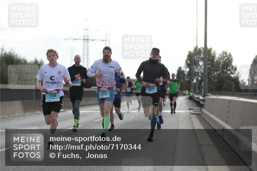 03.10.2024 - Köhlbrandbrückenlauf Fuchs,  Jonas http://msf.ph/oto/7170344 03.10.2024 09:11:48 Position 3 1158, 2097, 1423, 1316 meine-sportfotos.de