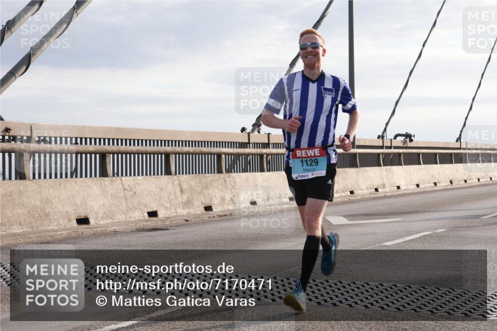 03.10.2024 - Köhlbrandbrückenlauf Matties Gatica Varas http://msf.ph/oto/7170471 03.10.2024 09:21:16 Position 2 1129 meine-sportfotos.de