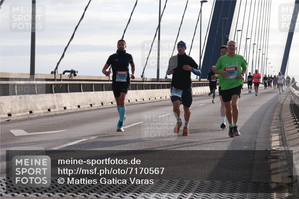 03.10.2024 - Köhlbrandbrückenlauf Matties Gatica Varas http://msf.ph/oto/7170567 03.10.2024 09:21:18 Position 2 1334, 130, 1088 meine-sportfotos.de