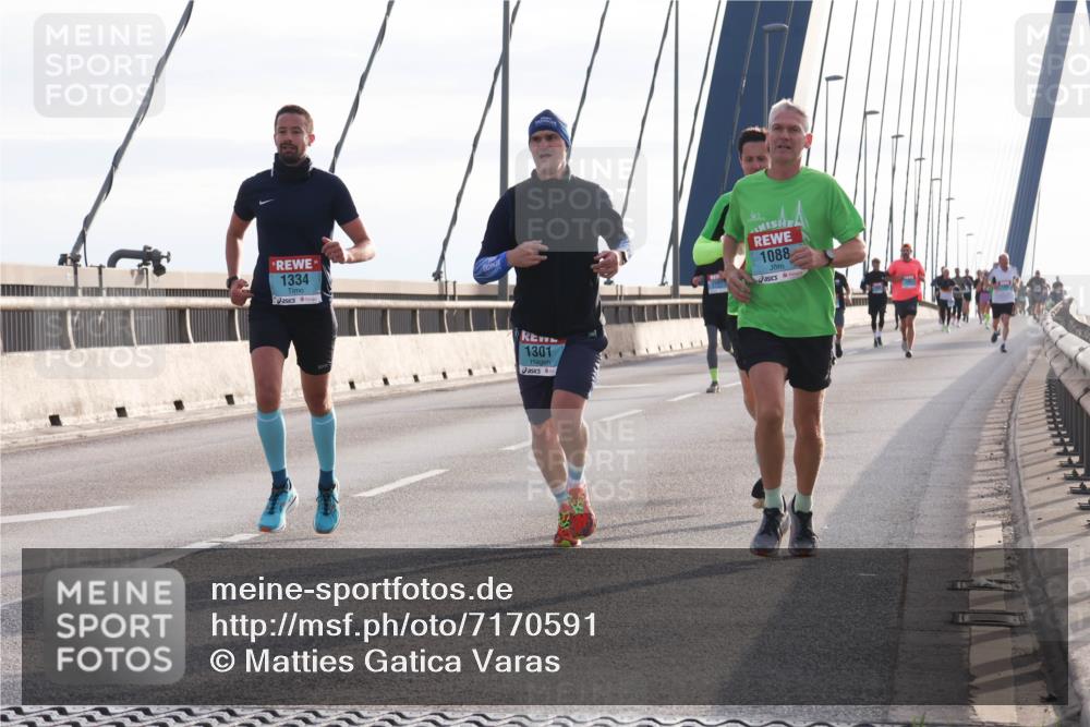 03.10.2024 - Köhlbrandbrückenlauf Matties Gatica Varas http://msf.ph/oto/7170591 03.10.2024 09:21:18 Position 2 1334, 1301, 1088 meine-sportfotos.de