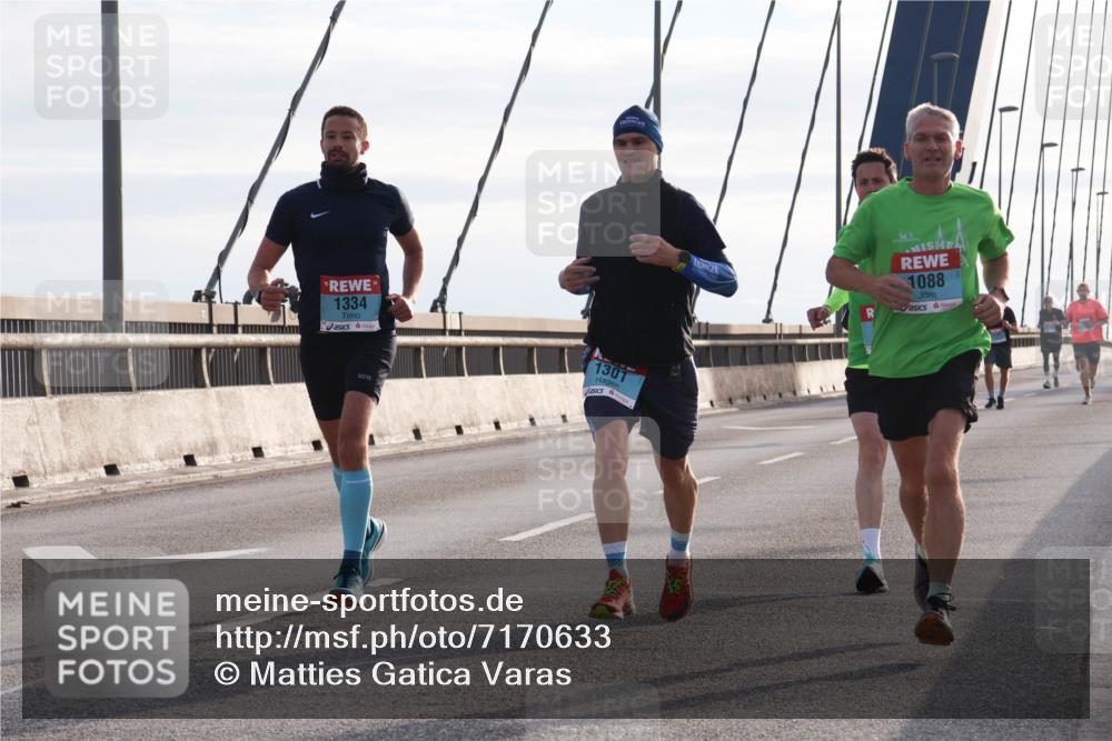 03.10.2024 - Köhlbrandbrückenlauf Matties Gatica Varas http://msf.ph/oto/7170633 03.10.2024 09:21:18 Position 2 1334, 1301, 1088 meine-sportfotos.de