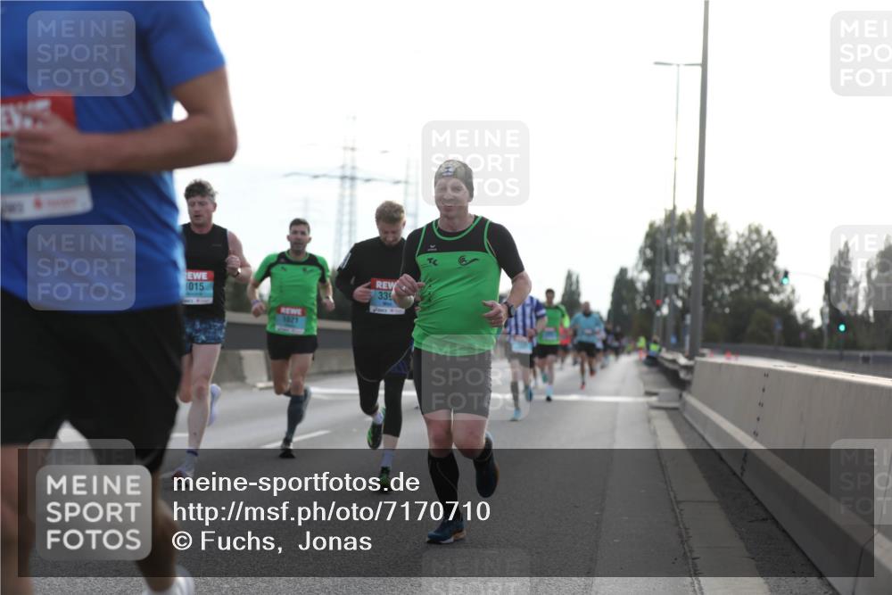 03.10.2024 - Köhlbrandbrückenlauf Fuchs,  Jonas http://msf.ph/oto/7170710 03.10.2024 09:11:53 Position 3 015, 1021, 339 meine-sportfotos.de