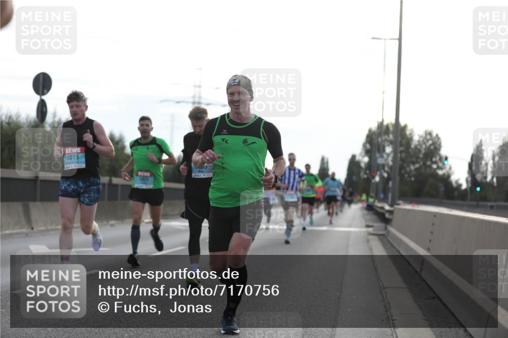 03.10.2024 - Köhlbrandbrückenlauf Fuchs,  Jonas http://msf.ph/oto/7170756 03.10.2024 09:11:54 Position 3 1015, 1021 meine-sportfotos.de