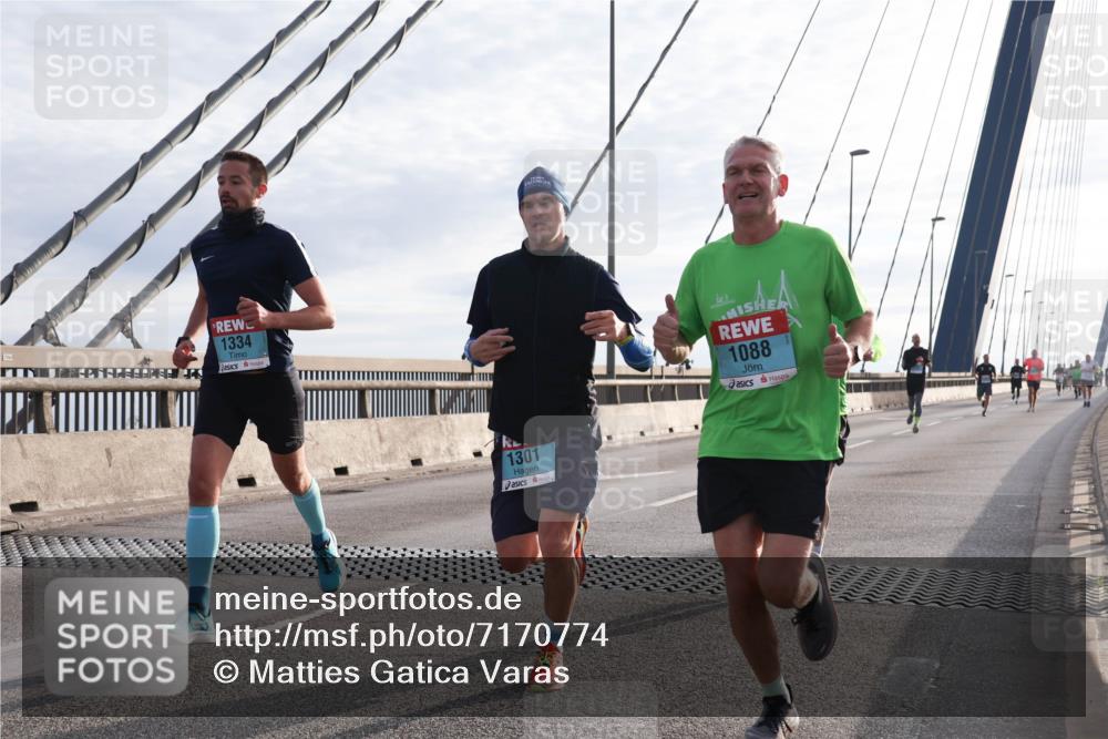 03.10.2024 - Köhlbrandbrückenlauf Matties Gatica Varas http://msf.ph/oto/7170774 03.10.2024 09:21:20 Position 2 1334, 1301, 1088 meine-sportfotos.de