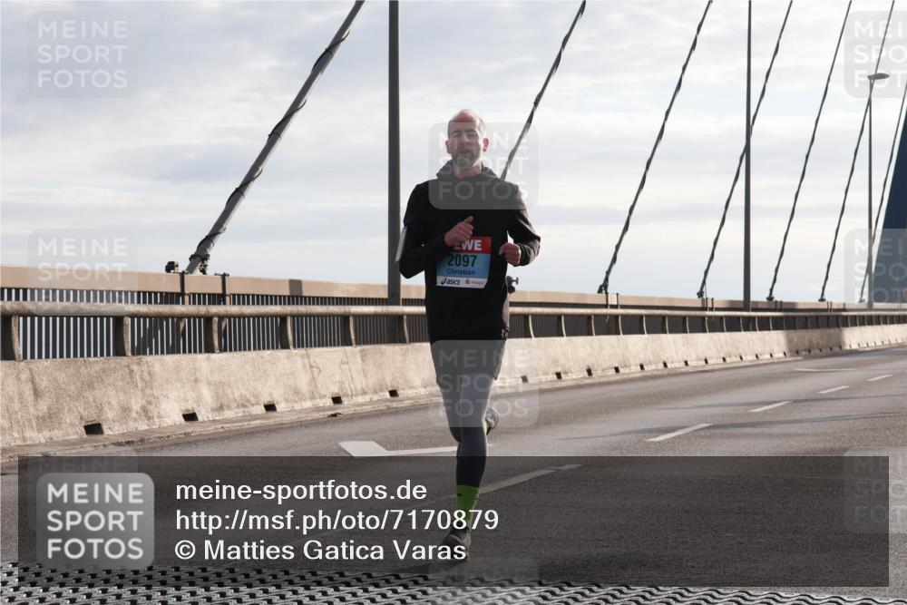 03.10.2024 - Köhlbrandbrückenlauf Matties Gatica Varas http://msf.ph/oto/7170879 03.10.2024 09:21:25 Position 2 2097 meine-sportfotos.de