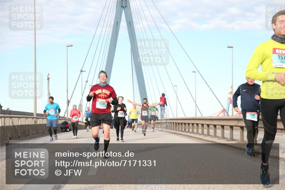 03.10.2024 - Köhlbrandbrückenlauf Jannik Wohlers http://msf.ph/oto/7171331 03.10.2024 09:42:21 Position 2 1535, 1490, 1519, 157 meine-sportfotos.de