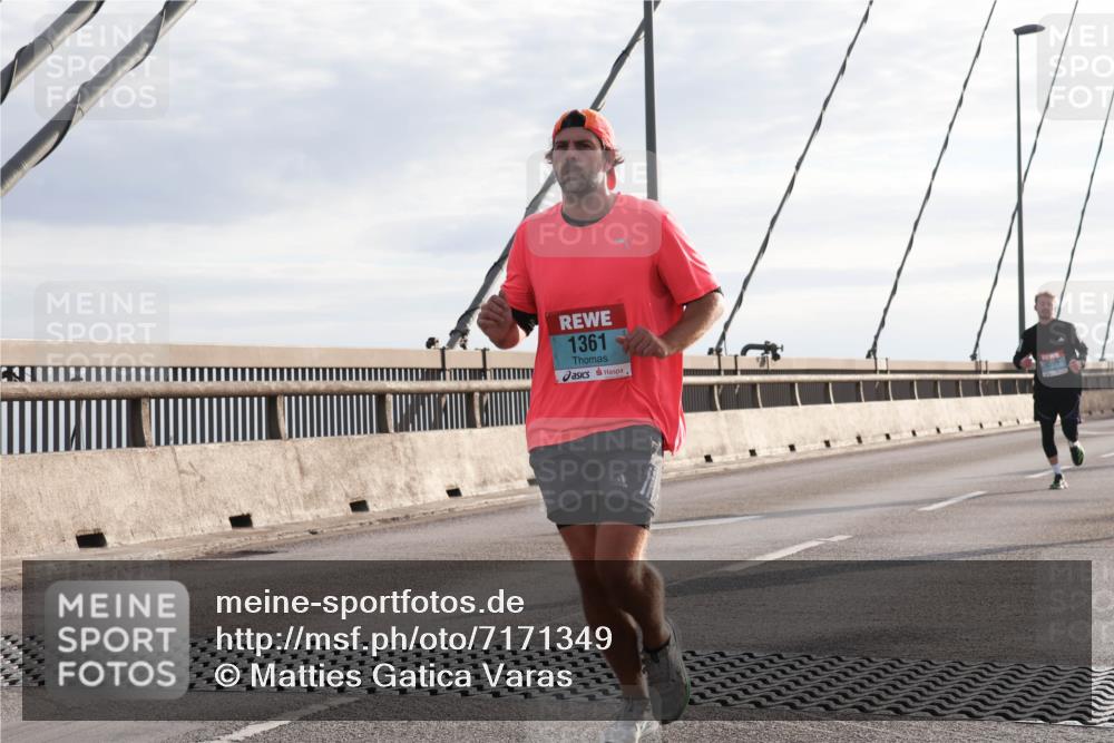 03.10.2024 - Köhlbrandbrückenlauf Matties Gatica Varas http://msf.ph/oto/7171349 03.10.2024 09:21:32 Position 2 1361, 3399 meine-sportfotos.de