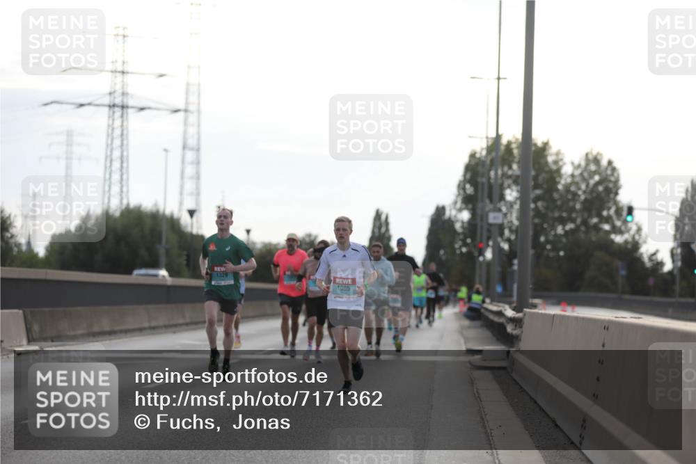 03.10.2024 - Köhlbrandbrückenlauf Fuchs,  Jonas http://msf.ph/oto/7171362 03.10.2024 09:12:03 Position 3 1329, 1085 meine-sportfotos.de