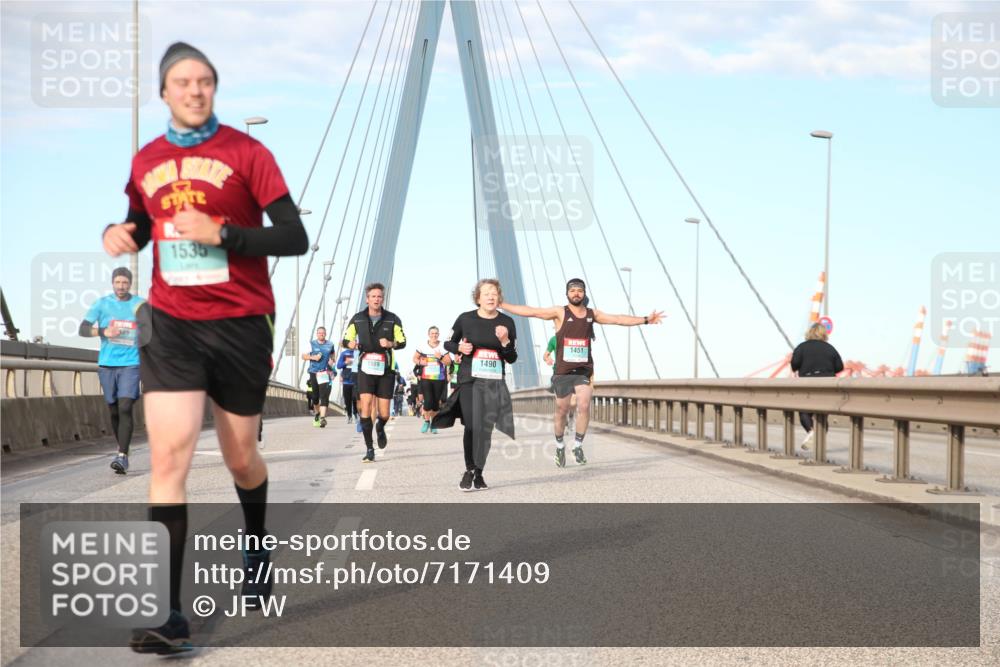03.10.2024 - Köhlbrandbrückenlauf Jannik Wohlers http://msf.ph/oto/7171409 03.10.2024 09:42:23 Position 2 1535, 1989, 1490, 1451 meine-sportfotos.de