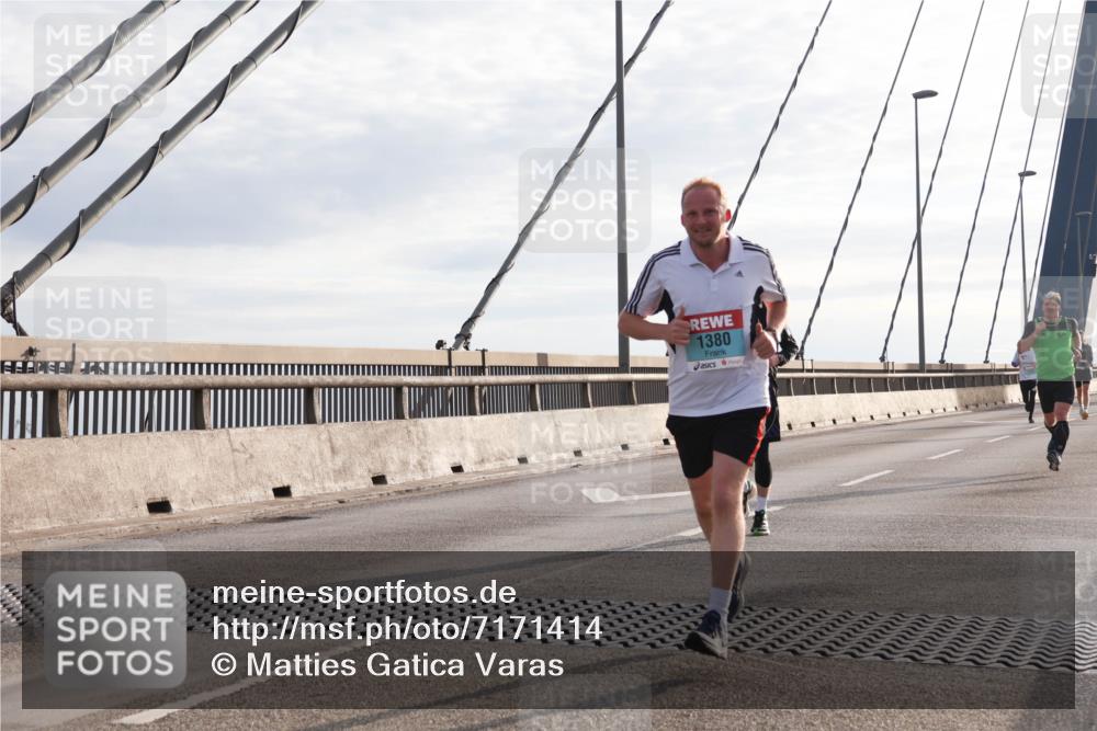03.10.2024 - Köhlbrandbrückenlauf Matties Gatica Varas http://msf.ph/oto/7171414 03.10.2024 09:21:34 Position 2 1380 meine-sportfotos.de