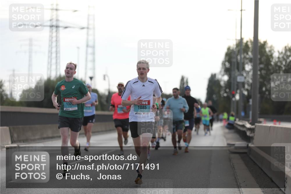 03.10.2024 - Köhlbrandbrückenlauf Fuchs,  Jonas http://msf.ph/oto/7171491 03.10.2024 09:12:04 Position 3 132, 1085 meine-sportfotos.de