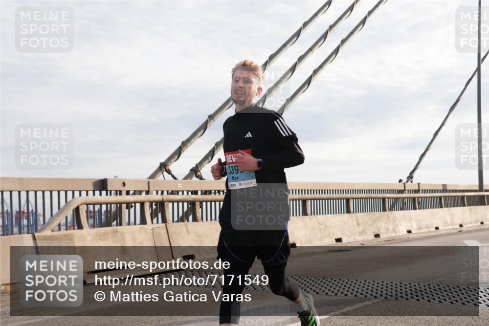 03.10.2024 - Köhlbrandbrückenlauf Matties Gatica Varas http://msf.ph/oto/7171549 03.10.2024 09:21:36 Position 2 3395 meine-sportfotos.de
