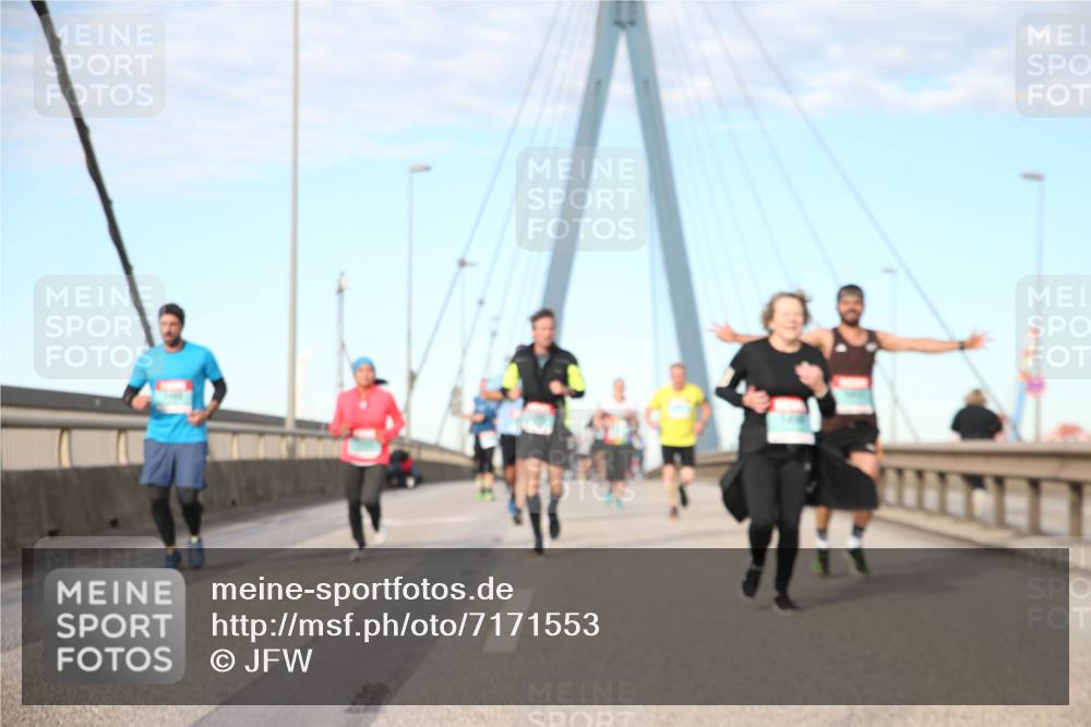 03.10.2024 - Köhlbrandbrückenlauf Jannik Wohlers http://msf.ph/oto/7171553 03.10.2024 09:42:24 Position 2  meine-sportfotos.de