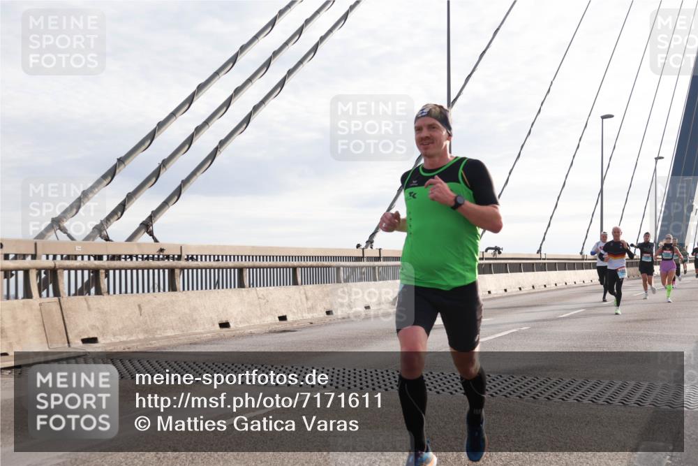 03.10.2024 - Köhlbrandbrückenlauf Matties Gatica Varas http://msf.ph/oto/7171611 03.10.2024 09:21:38 Position 2  meine-sportfotos.de