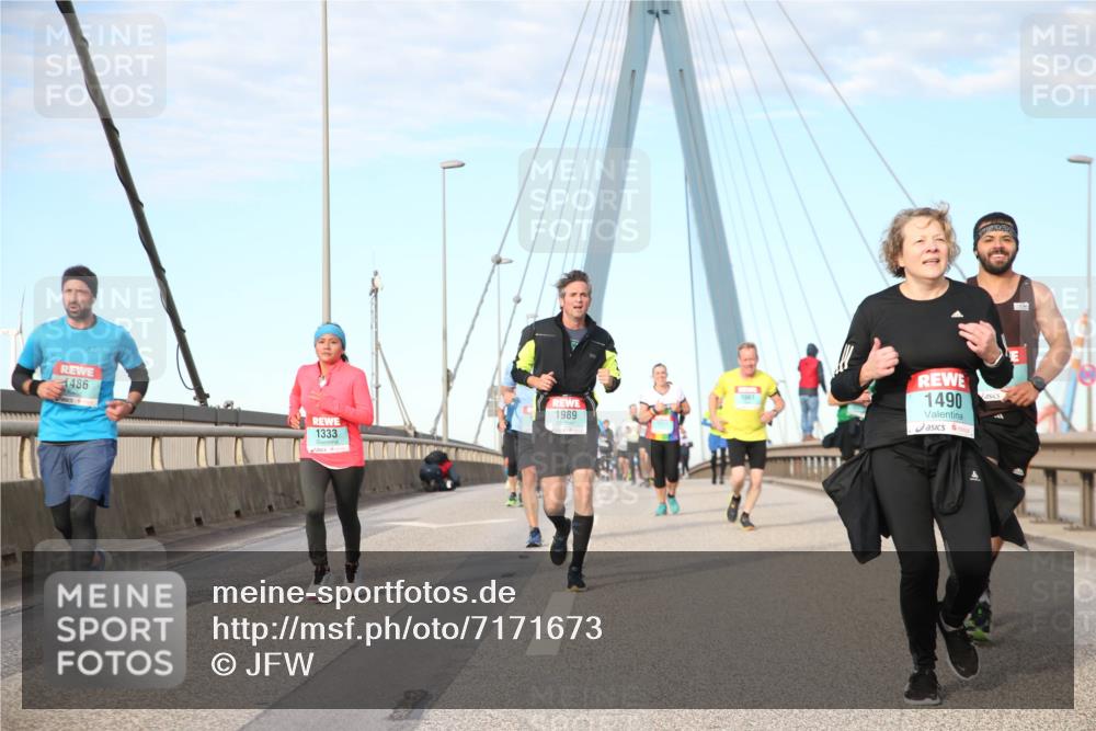 03.10.2024 - Köhlbrandbrückenlauf Jannik Wohlers http://msf.ph/oto/7171673 03.10.2024 09:42:25 Position 2 1486, 1333, 1989, 1490 meine-sportfotos.de