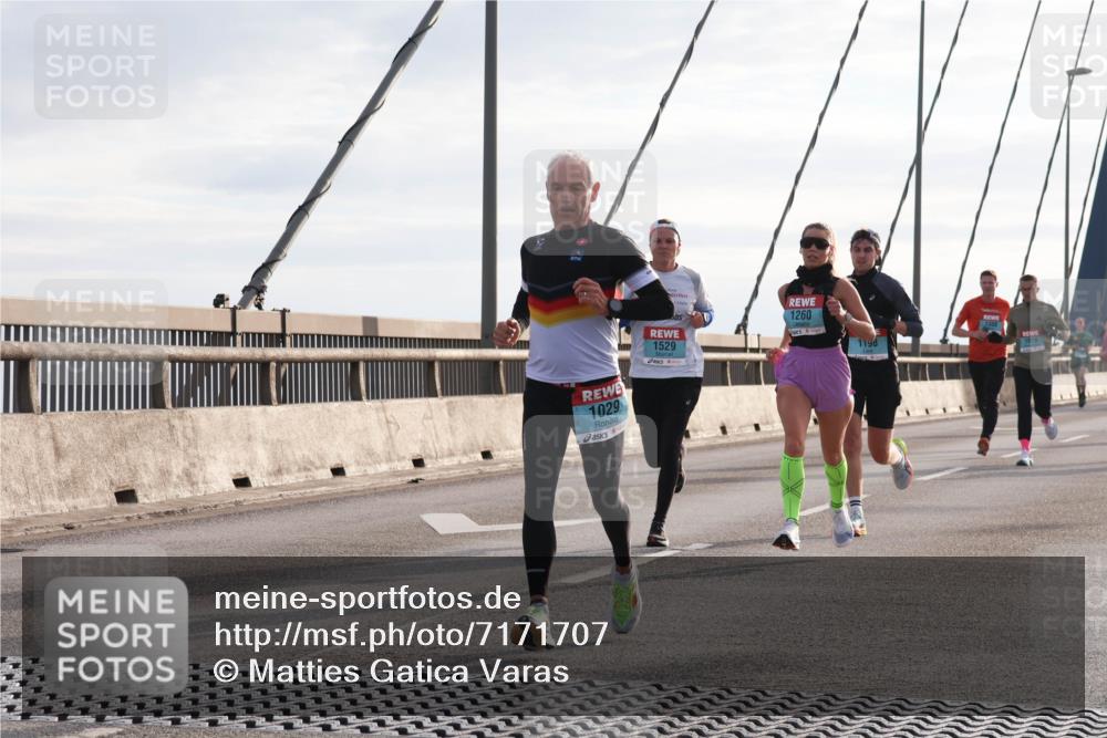 03.10.2024 - Köhlbrandbrückenlauf Matties Gatica Varas http://msf.ph/oto/7171707 03.10.2024 09:21:41 Position 2 1, 1029, 1529, 1260, 1198, 1308, 1016 meine-sportfotos.de