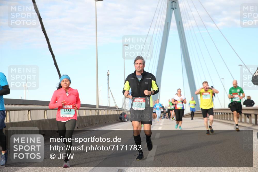 03.10.2024 - Köhlbrandbrückenlauf Jannik Wohlers http://msf.ph/oto/7171783 03.10.2024 09:42:26 Position 2 1333, 1989, 1561 meine-sportfotos.de