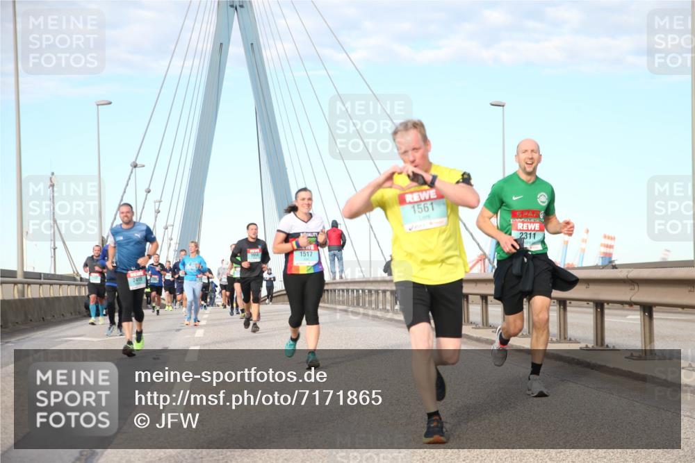 03.10.2024 - Köhlbrandbrückenlauf Jannik Wohlers http://msf.ph/oto/7171865 03.10.2024 09:42:29 Position 2 2415, 1561, 2311, 1958, 1517 meine-sportfotos.de