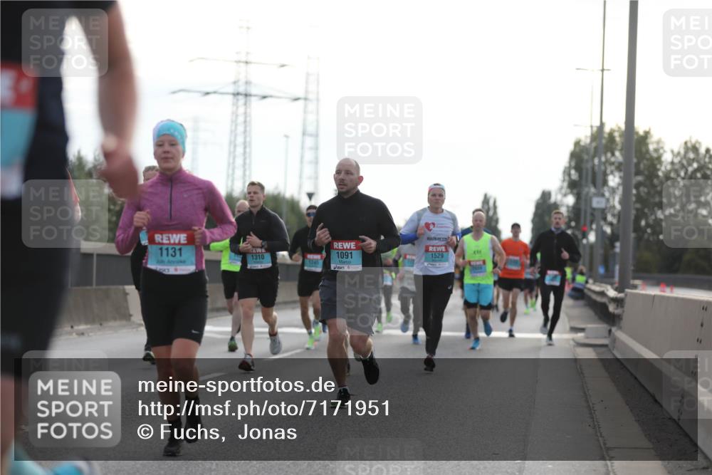 03.10.2024 - Köhlbrandbrückenlauf Fuchs,  Jonas http://msf.ph/oto/7171951 03.10.2024 09:12:13 Position 3 1131, 1310, 1245, 1091, 1529, 44 meine-sportfotos.de