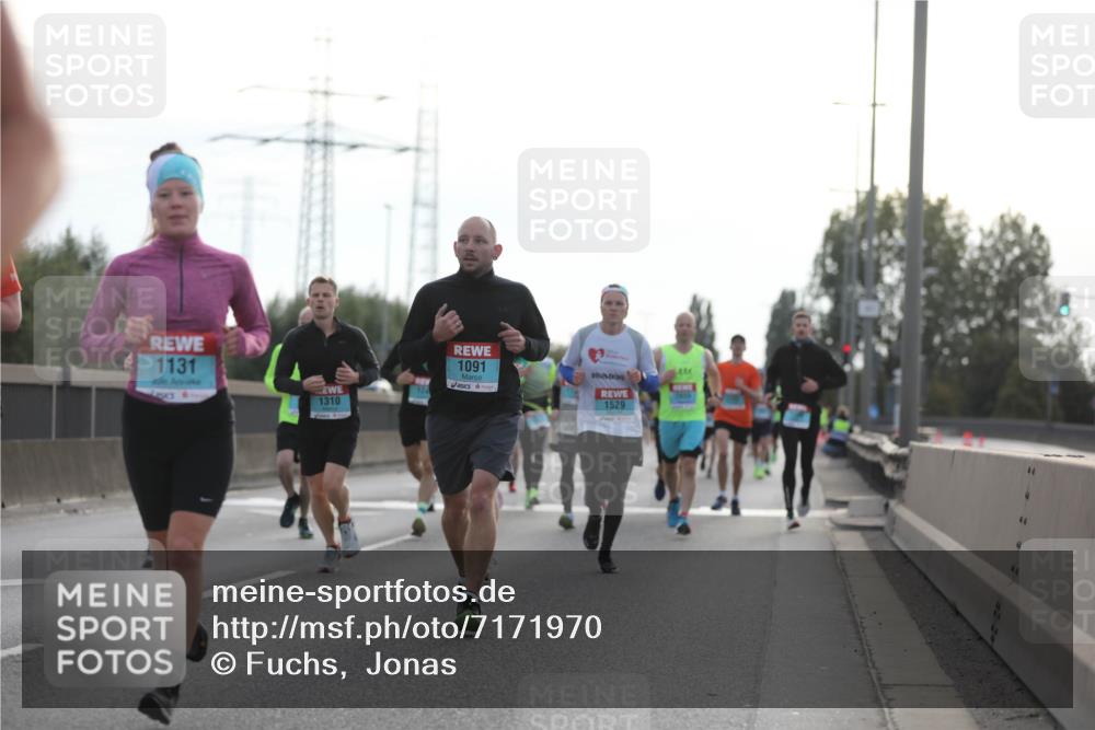 03.10.2024 - Köhlbrandbrückenlauf Fuchs,  Jonas http://msf.ph/oto/7171970 03.10.2024 09:12:13 Position 3 1131, 1310, 1091, 1529 meine-sportfotos.de