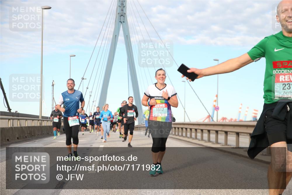 03.10.2024 - Köhlbrandbrückenlauf Jannik Wohlers http://msf.ph/oto/7171982 03.10.2024 09:42:31 Position 2 1958, 2415, 1517, 231 meine-sportfotos.de