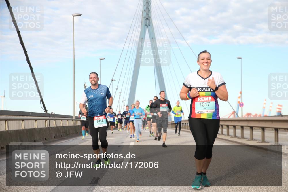 03.10.2024 - Köhlbrandbrückenlauf Jannik Wohlers http://msf.ph/oto/7172006 03.10.2024 09:42:31 Position 2 2415, 1958, 1517 meine-sportfotos.de