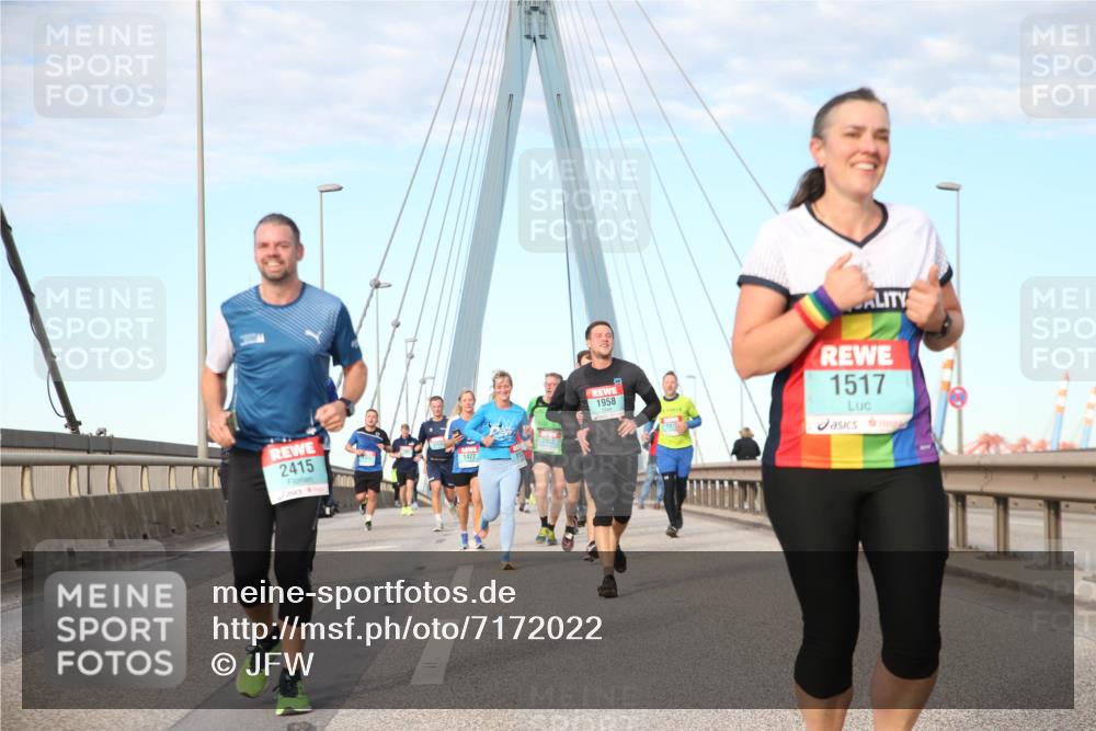 03.10.2024 - Köhlbrandbrückenlauf Jannik Wohlers http://msf.ph/oto/7172022 03.10.2024 09:42:32 Position 2 2415, 1427, 2902, 1958, 1517 meine-sportfotos.de