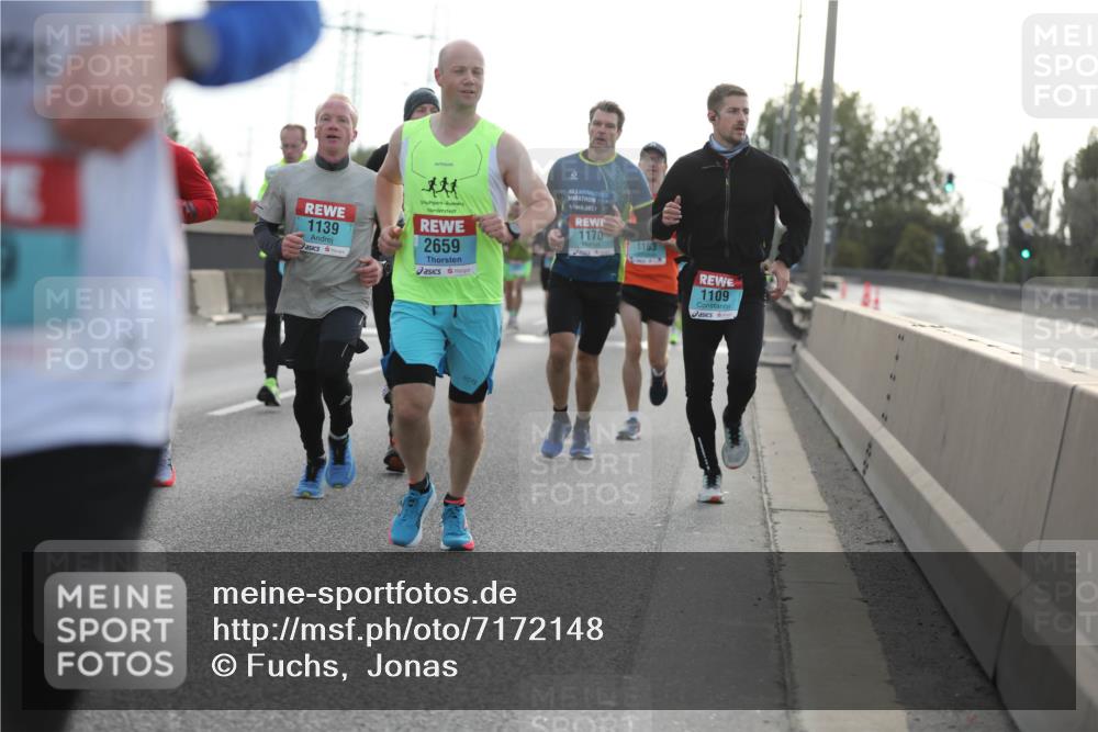 03.10.2024 - Köhlbrandbrückenlauf Fuchs,  Jonas http://msf.ph/oto/7172148 03.10.2024 09:12:17 Position 3 1139, 2659, 2017, 1170, 1163, 1109 meine-sportfotos.de