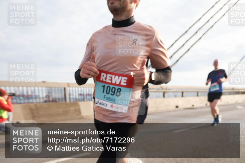 03.10.2024 - Köhlbrandbrückenlauf Matties Gatica Varas http://msf.ph/oto/7172296 03.10.2024 09:21:50 Position 2 1098 meine-sportfotos.de