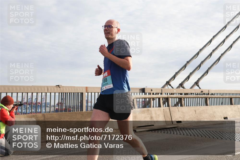 03.10.2024 - Köhlbrandbrückenlauf Matties Gatica Varas http://msf.ph/oto/7172376 03.10.2024 09:21:51 Position 2 188 meine-sportfotos.de