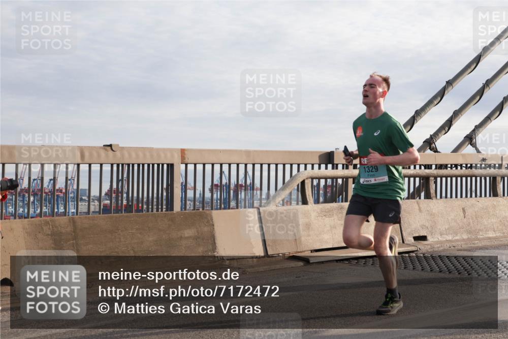 03.10.2024 - Köhlbrandbrückenlauf Matties Gatica Varas http://msf.ph/oto/7172472 03.10.2024 09:21:53 Position 2 1329 meine-sportfotos.de