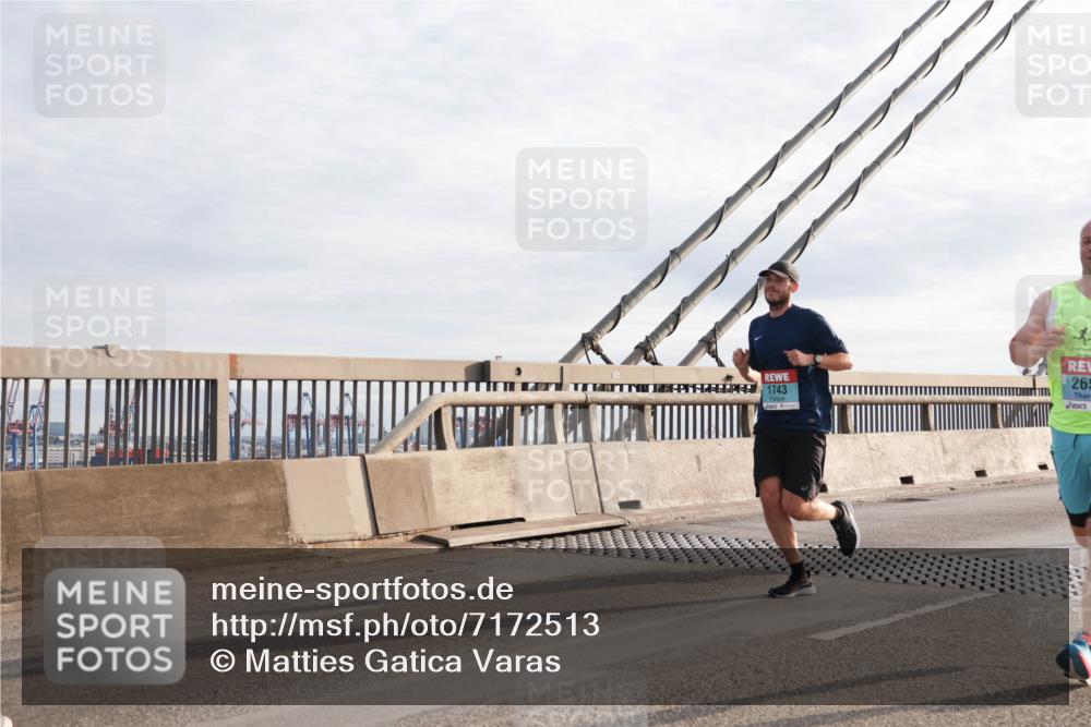 03.10.2024 - Köhlbrandbrückenlauf Matties Gatica Varas http://msf.ph/oto/7172513 03.10.2024 09:21:54 Position 2 265, 622667, 6, 1743 meine-sportfotos.de
