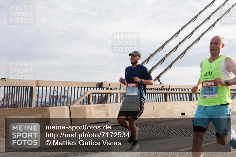 03.10.2024 - Köhlbrandbrückenlauf Matties Gatica Varas http://msf.ph/oto/7172534 03.10.2024 09:21:54 Position 2 1743, 2659 meine-sportfotos.de