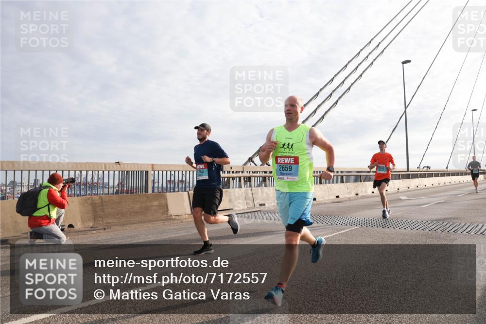 03.10.2024 - Köhlbrandbrückenlauf Matties Gatica Varas http://msf.ph/oto/7172557 03.10.2024 09:21:55 Position 2 1743, 2659, 1163 meine-sportfotos.de