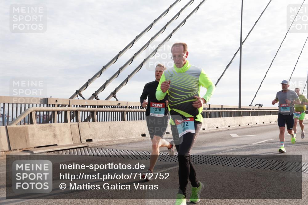 03.10.2024 - Köhlbrandbrückenlauf Matties Gatica Varas http://msf.ph/oto/7172752 03.10.2024 09:21:58 Position 2 1310, 172, 1307 meine-sportfotos.de