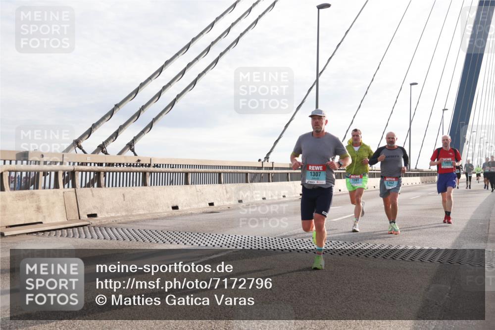03.10.2024 - Köhlbrandbrückenlauf Matties Gatica Varas http://msf.ph/oto/7172796 03.10.2024 09:21:59 Position 2 1307, 1391, 1162, 1469 meine-sportfotos.de