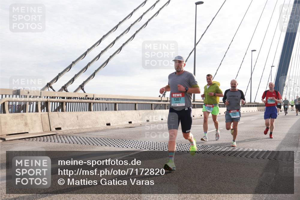 03.10.2024 - Köhlbrandbrückenlauf Matties Gatica Varas http://msf.ph/oto/7172820 03.10.2024 09:21:59 Position 2 1307, 1391, 1162, 1469 meine-sportfotos.de