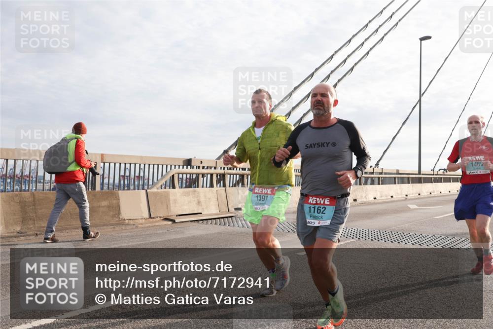 03.10.2024 - Köhlbrandbrückenlauf Matties Gatica Varas http://msf.ph/oto/7172941 03.10.2024 09:22:01 Position 2 1391, 1162, 1469 meine-sportfotos.de