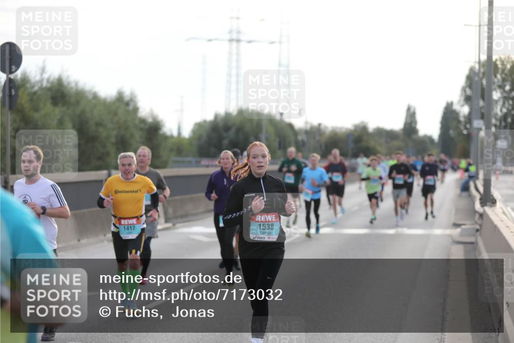 03.10.2024 - Köhlbrandbrückenlauf Fuchs,  Jonas http://msf.ph/oto/7173032 03.10.2024 09:12:41 Position 3 1417, 1538 meine-sportfotos.de