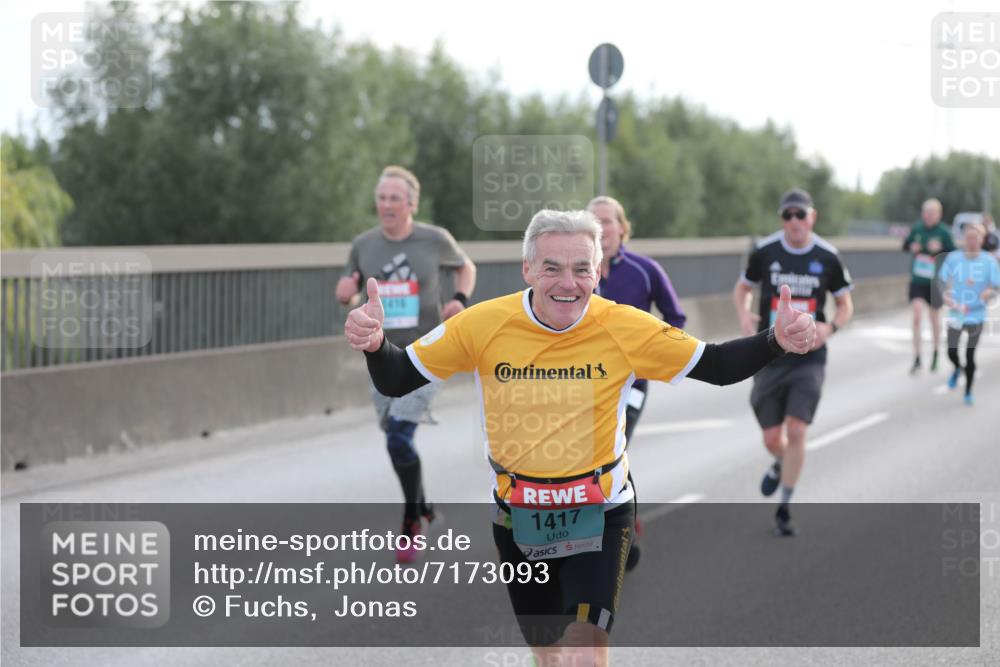 03.10.2024 - Köhlbrandbrückenlauf Fuchs,  Jonas http://msf.ph/oto/7173093 03.10.2024 09:12:44 Position 3 1417 meine-sportfotos.de