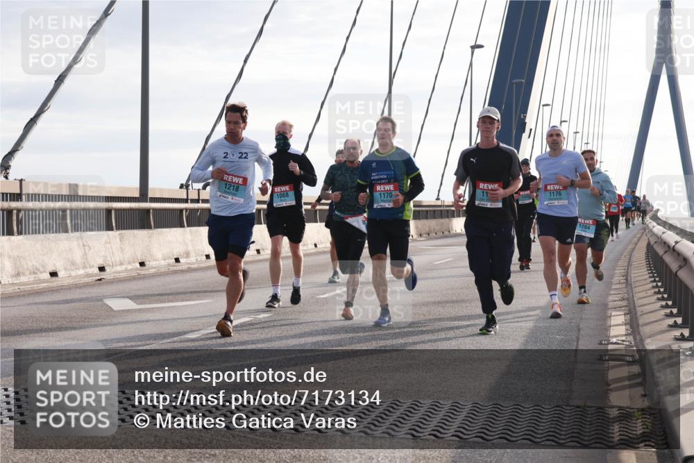 03.10.2024 - Köhlbrandbrückenlauf Matties Gatica Varas http://msf.ph/oto/7173134 03.10.2024 09:22:05 Position 2 2022, 1218, 1068, 0, 1170, 11, 1435, 1176, 1204 meine-sportfotos.de