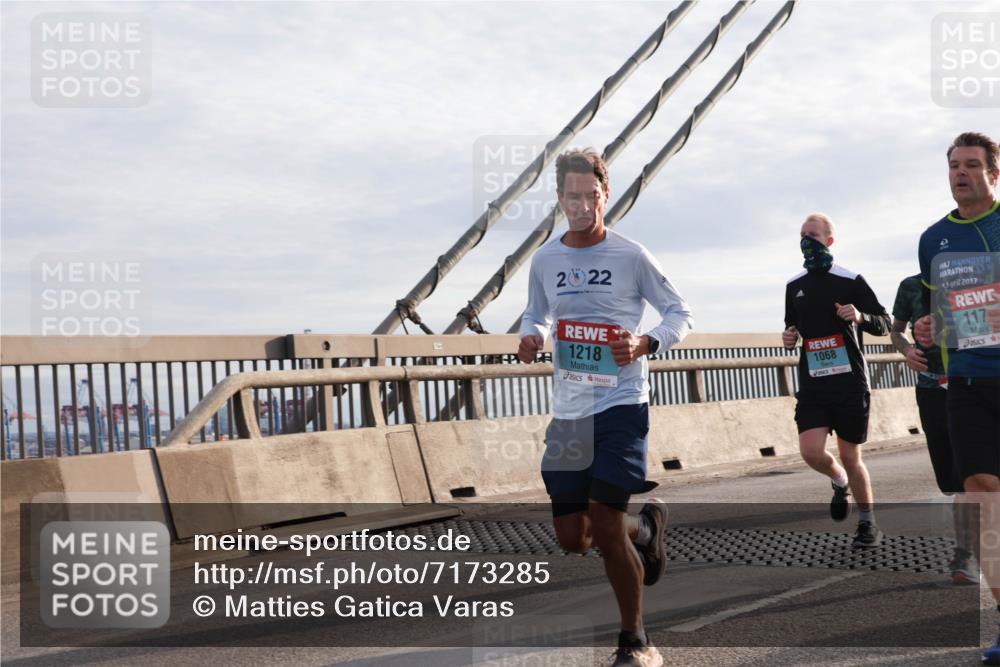 03.10.2024 - Köhlbrandbrückenlauf Matties Gatica Varas http://msf.ph/oto/7173285 03.10.2024 09:22:07 Position 2 2022, 1218, 1068, 2017, 117 meine-sportfotos.de