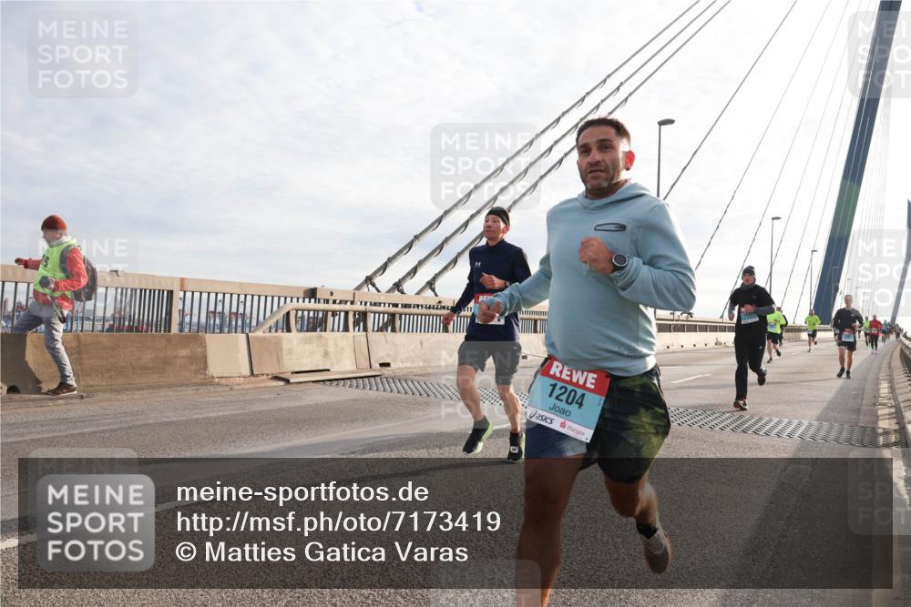 03.10.2024 - Köhlbrandbrückenlauf Matties Gatica Varas http://msf.ph/oto/7173419 03.10.2024 09:22:10 Position 2 1204, 1439 meine-sportfotos.de