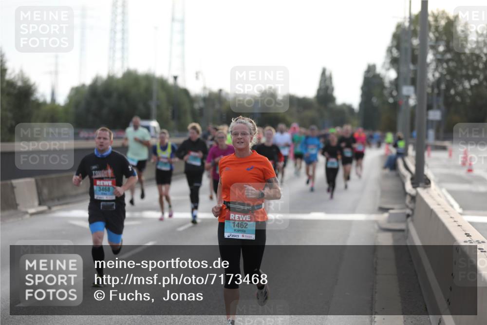 03.10.2024 - Köhlbrandbrückenlauf Fuchs,  Jonas http://msf.ph/oto/7173468 03.10.2024 09:12:52 Position 3 3468, 1462 meine-sportfotos.de