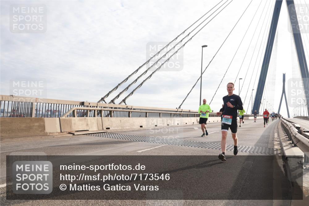 03.10.2024 - Köhlbrandbrückenlauf Matties Gatica Varas http://msf.ph/oto/7173546 03.10.2024 09:22:13 Position 2 1437 meine-sportfotos.de