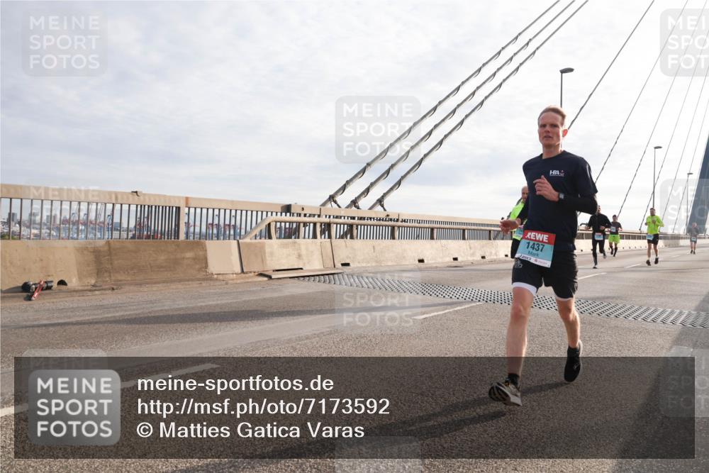 03.10.2024 - Köhlbrandbrückenlauf Matties Gatica Varas http://msf.ph/oto/7173592 03.10.2024 09:22:13 Position 2 1437 meine-sportfotos.de