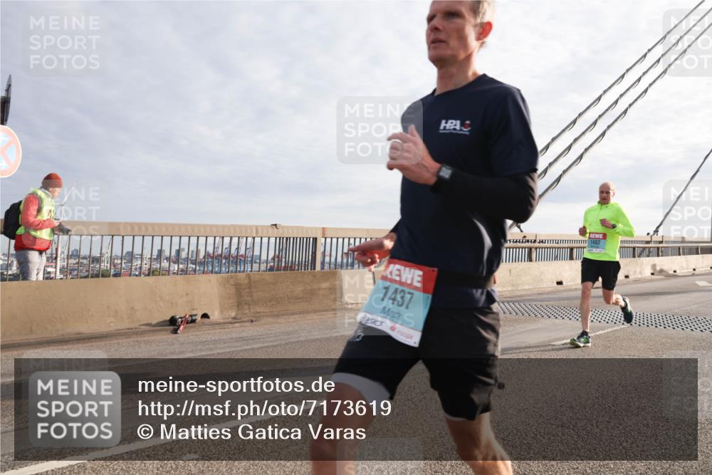 03.10.2024 - Köhlbrandbrückenlauf Matties Gatica Varas http://msf.ph/oto/7173619 03.10.2024 09:22:14 Position 2 1437, 1482 meine-sportfotos.de
