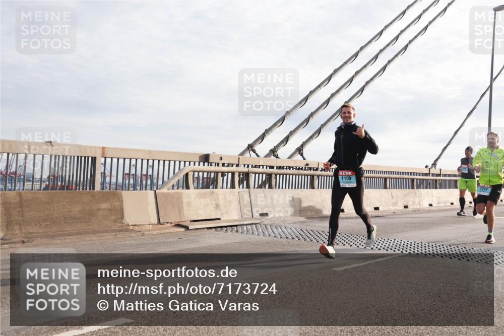 03.10.2024 - Köhlbrandbrückenlauf Matties Gatica Varas http://msf.ph/oto/7173724 03.10.2024 09:22:16 Position 2 1109, 1250 meine-sportfotos.de